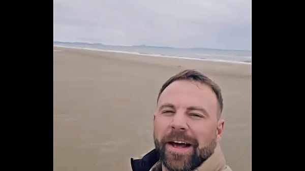 Having a few days away with blokewelshxxx1 and the dogs we had a break in weather and got ourselves down the beach absol 