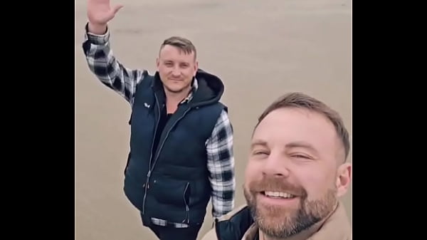 Having a few days away with blokewelshxxx1 and the dogs we had a break in weather and got ourselves down the beach absol 