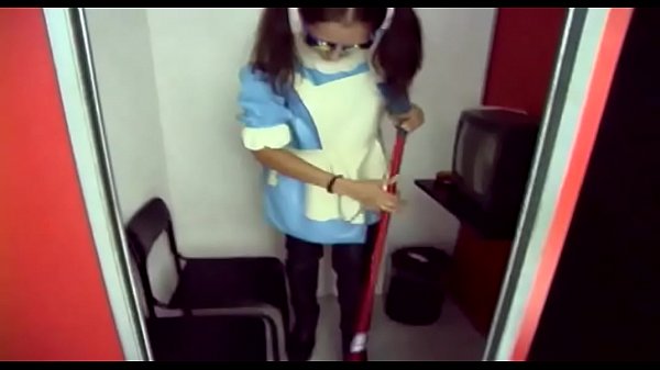 Play MP4 - Amateur sexy maid in chains