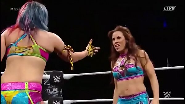 Asuka vs Mickie James NXT