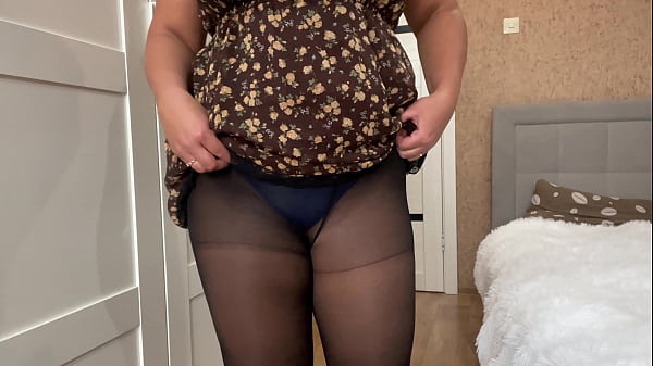 Play MP4 - Sexy sheer pantyhose develop well on my ass