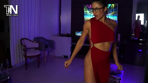 Play MP4 - When she drinks and smokes a little&comma; anything can happen&excl;