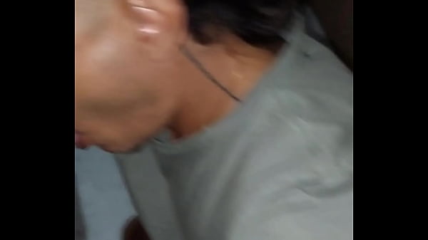 Novinho Galud&atilde;o Que Trabalha Comigo Me Pediu Um Boquete Pra Aliviar Ele thumbnail