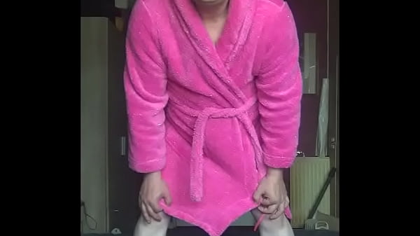 Play MP4 - hi im mark i love the taste of my own piss that much i am now offering any other man out there to come and piss in my tube and i will swollow all of it vote me down i will keep uploading it with the 27 voting down wankers