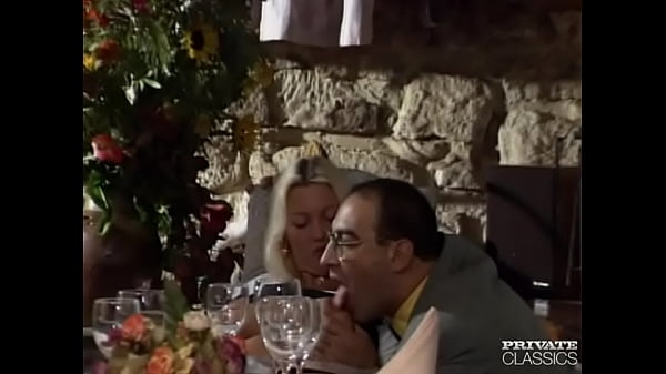 Linda, Gangbang In The Restaurant thumbnail