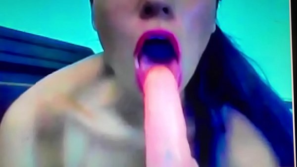 Nonton Colombiana Chupa Su Dildo, Se Masturba Y Hace Squirt thumbnail
