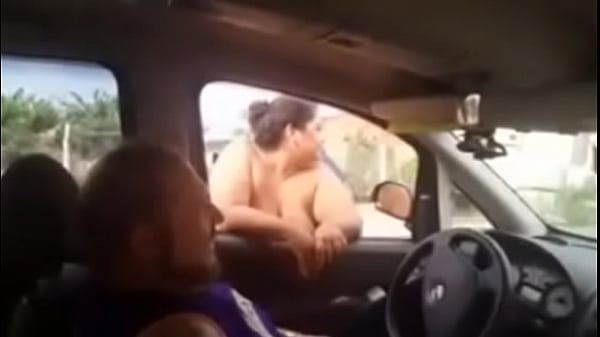 Maryesposa_cadeloname exibindo pela cachoeira de Salto SP_e na ruaadoro que machos me vejam toda_nua ou observem_minhas tetas pela transparênciame vejam como se estivesse com_as tetasnuas a_mostra