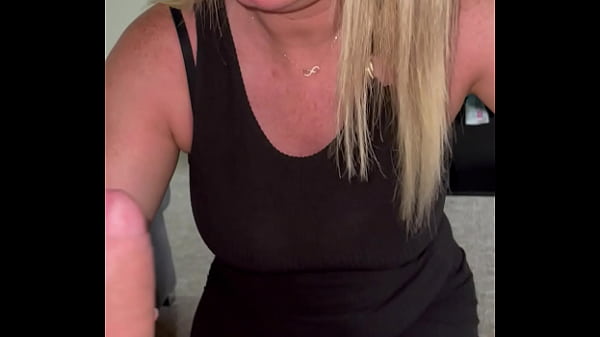 Nonton Step Mom Make Him Hard And After He Fuck Her Hard thumbnail