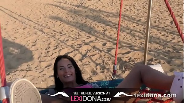 Pornstar - Follow me around Barcelona_as I flash on the beach