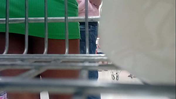 vi uma_casadinha sosinha no mercado ofereci grana_e fodi ela