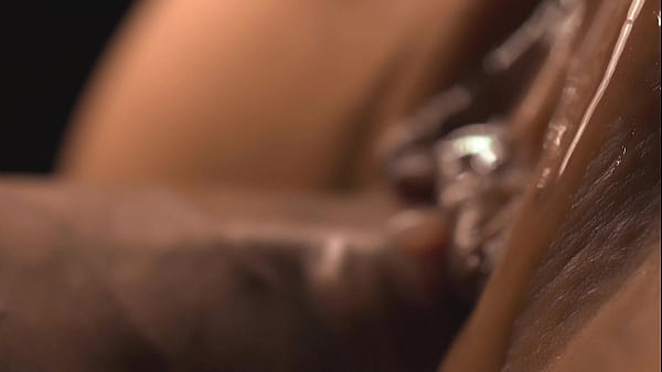 Play MP4 - Mesmerizing frictions and creampie on a macro lens