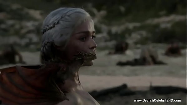 Play MP4 - Emilia Clarke Fully Nude in Game of Thrones