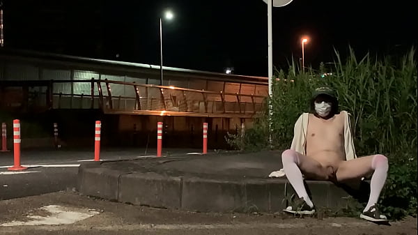 女装まゆの国道脇の全裸露出 