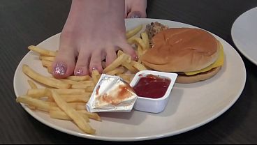Nonton Fast Food & Donat Foot Feeding! thumbnail