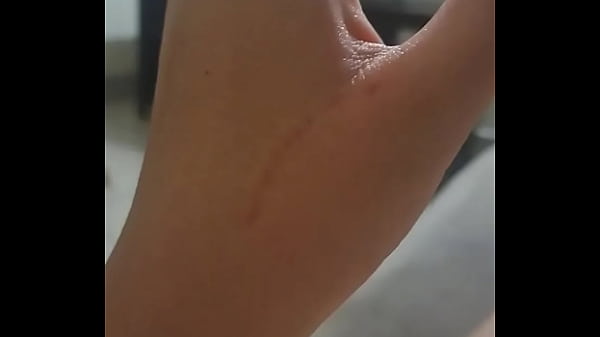 Nonton I Just Bit My Hand So Hard (it's Def Going To Leave A Bruise) Trying To Not Be Loud While Orgasming Just Now. But The Pain... thumbnail