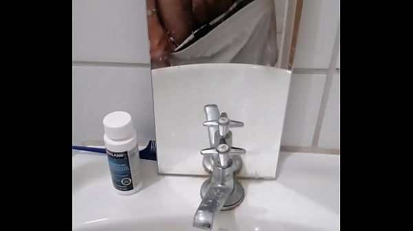 Mi hermanastra me pide que le rompa el culo