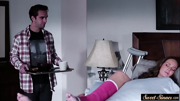 Nonton Cougar Stepmom Cockrides Her Horny Stepson thumbnail