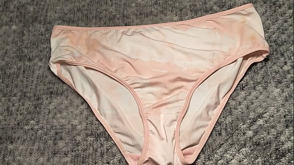 Play MP4 - Me corr&iacute; sobre los panties rositas de mi amiga enfermera