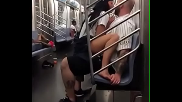 Play MP4 - Sexo no Trem