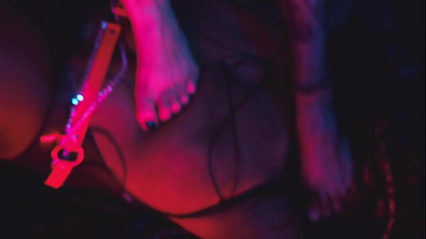 Nonton 2 Sadistic Dommes With Their Perfect Feet And Furious Dildos thumbnail