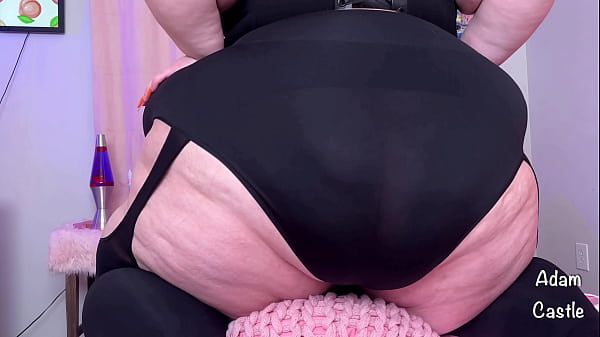Ssbbw Butt & Breast Squashing thumbnail