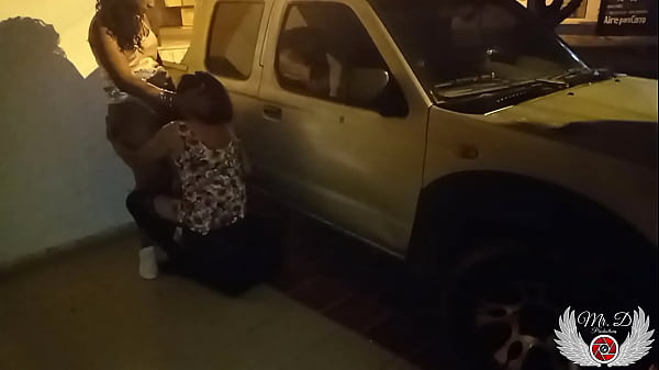 Daring sex on the public street 