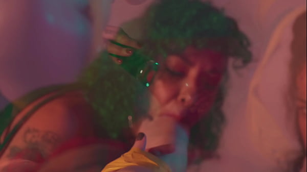 You can have my pussy only if you lick my toes first 