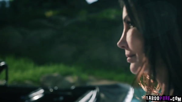 Play MP4 - Reagan Foxx and Shay Sights turn their sights on a fam for the next initiation