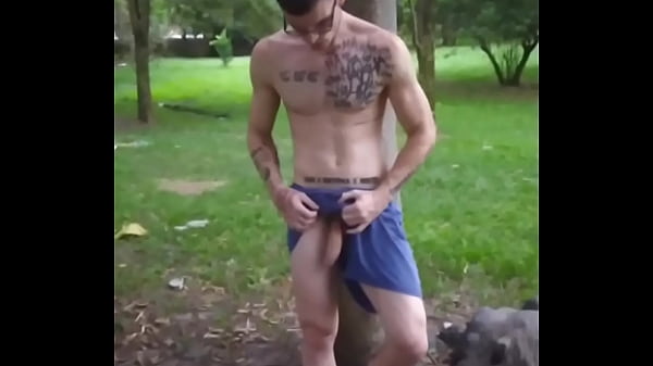 Play MP4 - Punheta na pra&ccedil;a em Taubat&eacute;&comma; Carmona Oficiall