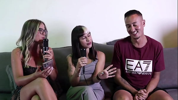 Gosta que soque o pau com for&ccedil;a no seu cu, de 4 e ladinho &eacute; sua posi&ccedil;&atilde;o favorita, mas o pau tem que ser... - Juliara Jujuba (Cruela) | (WATCH ON: SHEER/RED) 