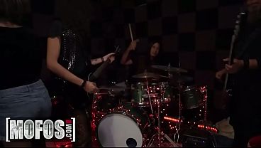 MOFOS - Nia Bleu, Luka Hardon - Distracted Sound Engineer in the Studio 