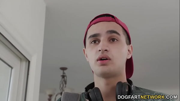 Play MP4 - Stepmom Aila Donovan Tries Her Model's BBC In Front Of Her Stepson