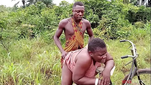 Play MP4 - SEX WITH THE KING'S WIFE IN THE BUSH