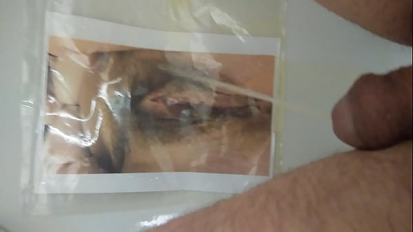 Pissing Tribute for Gia17_2