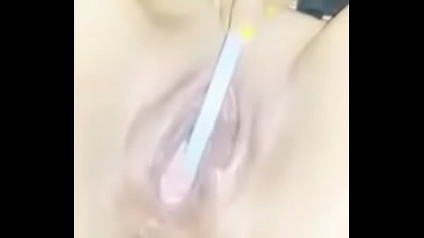 Mi_sobrina_me envía video_para que_vea como chorrea por mi