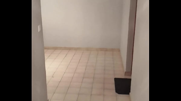 Ne vous cachez pas dans les couloirs professeur venez plut&ocirc;t m'aider pour mon 