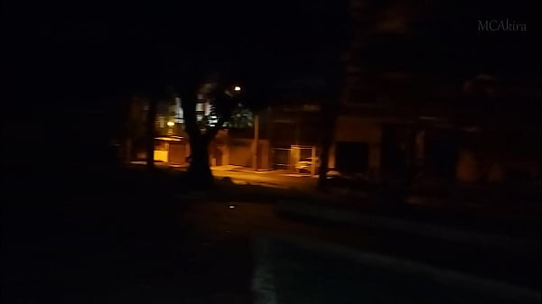 Mc akira se masturbando na pra&ccedil;a p&uacute;blica 