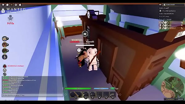 2 chilenos e 1 mexicano fodem uma argentina tes&atilde;o na esta&ccedil;&atilde;o de trem 