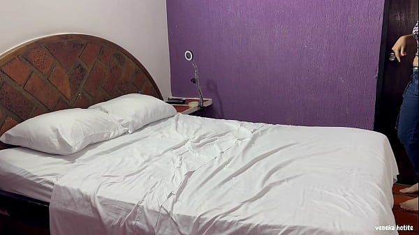 Nonton Mi Compa&ntilde;ero De Cuarto Me Abandono Y Decidi Masturbarme thumbnail