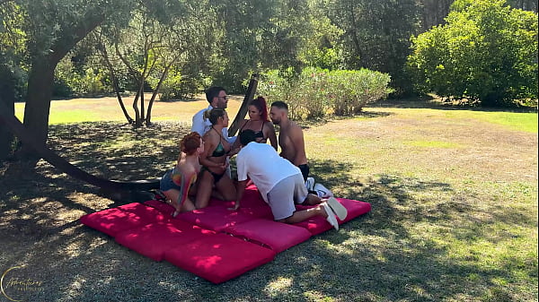 Sunshine orgy for three horny sluts 