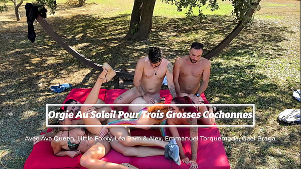 Sunshine orgy for three horny sluts 