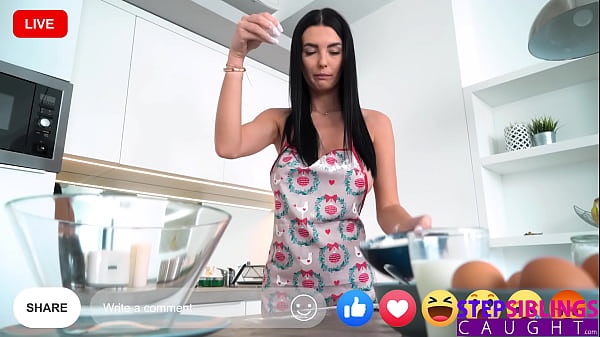 Busty stepsis simon kitty gives stepbro her creamy muffin while live streaming