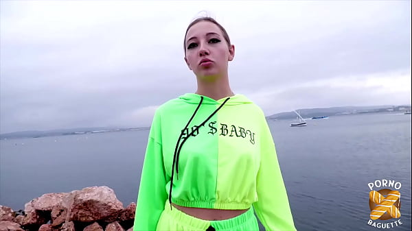 J&rsquo;ai tr&egrave;s envie de jouer avec la belle lesbienne Trixy 