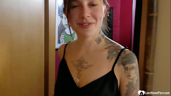 She invited me over while babysitting so i can penetrate her on her employer's bed