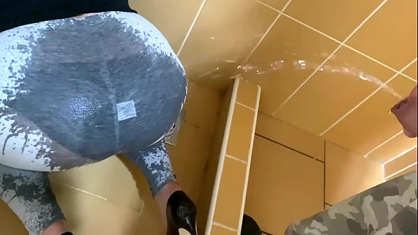 Milf In Legging Get Pee From Him On Ass And Omorashi Too thumbnail