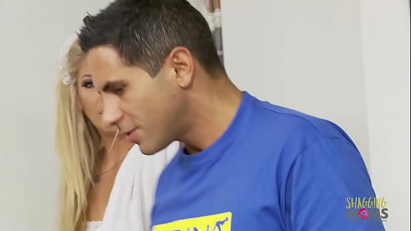 Play MP4 - Sexy blonde maid helps her horny boss with his big hard dick