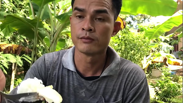 ลุงพล กินข้าวเช้า