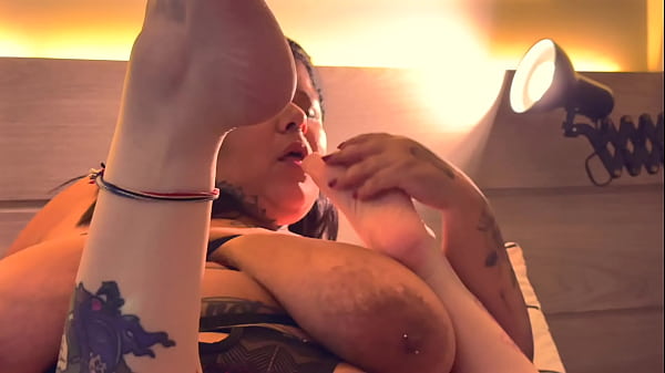 Youd Do Anything To Feel Those Toes In Your Mouth_Wouldn tYou