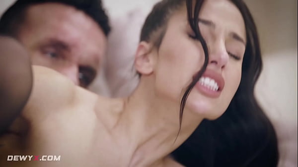 Play MP4 - A hot reunion with an old friend