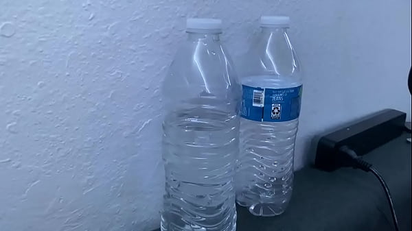 Nonton Wild Milf Stuff thumbnail